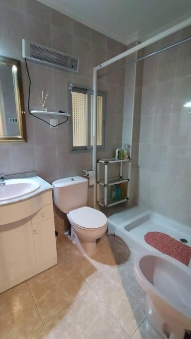 Charming Three Bedroom Apartment In Alcoi Exterior foto